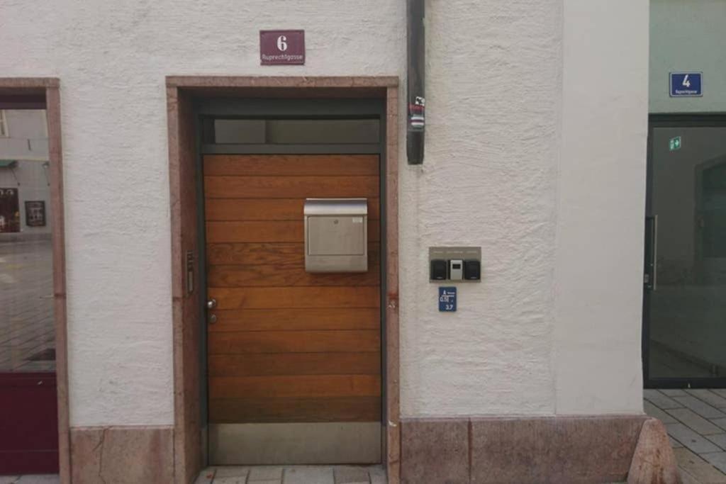 2 Personen Bei Salzburg